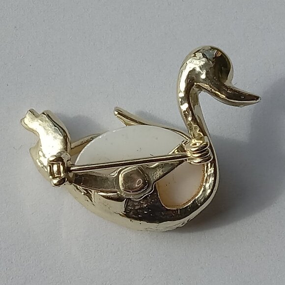 Rare Vintage Jelly Belly Swan Brooch Pin Green Gem Eye - Picture 2 of 12